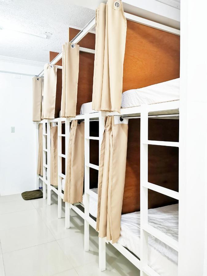 Nomadsmnl Hostel Paranaque City Exterior foto