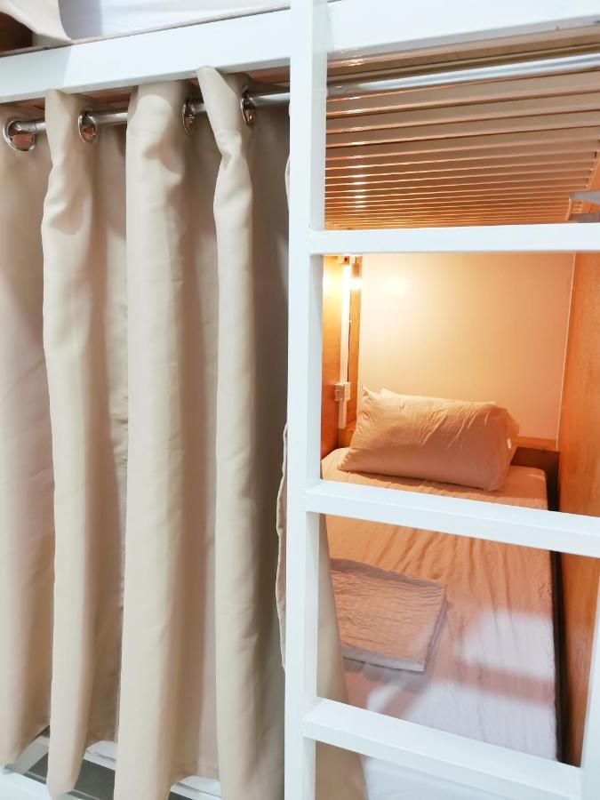 Nomadsmnl Hostel Paranaque City Exterior foto