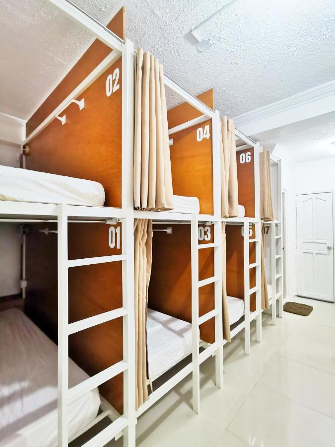 Nomadsmnl Hostel Paranaque City Exterior foto